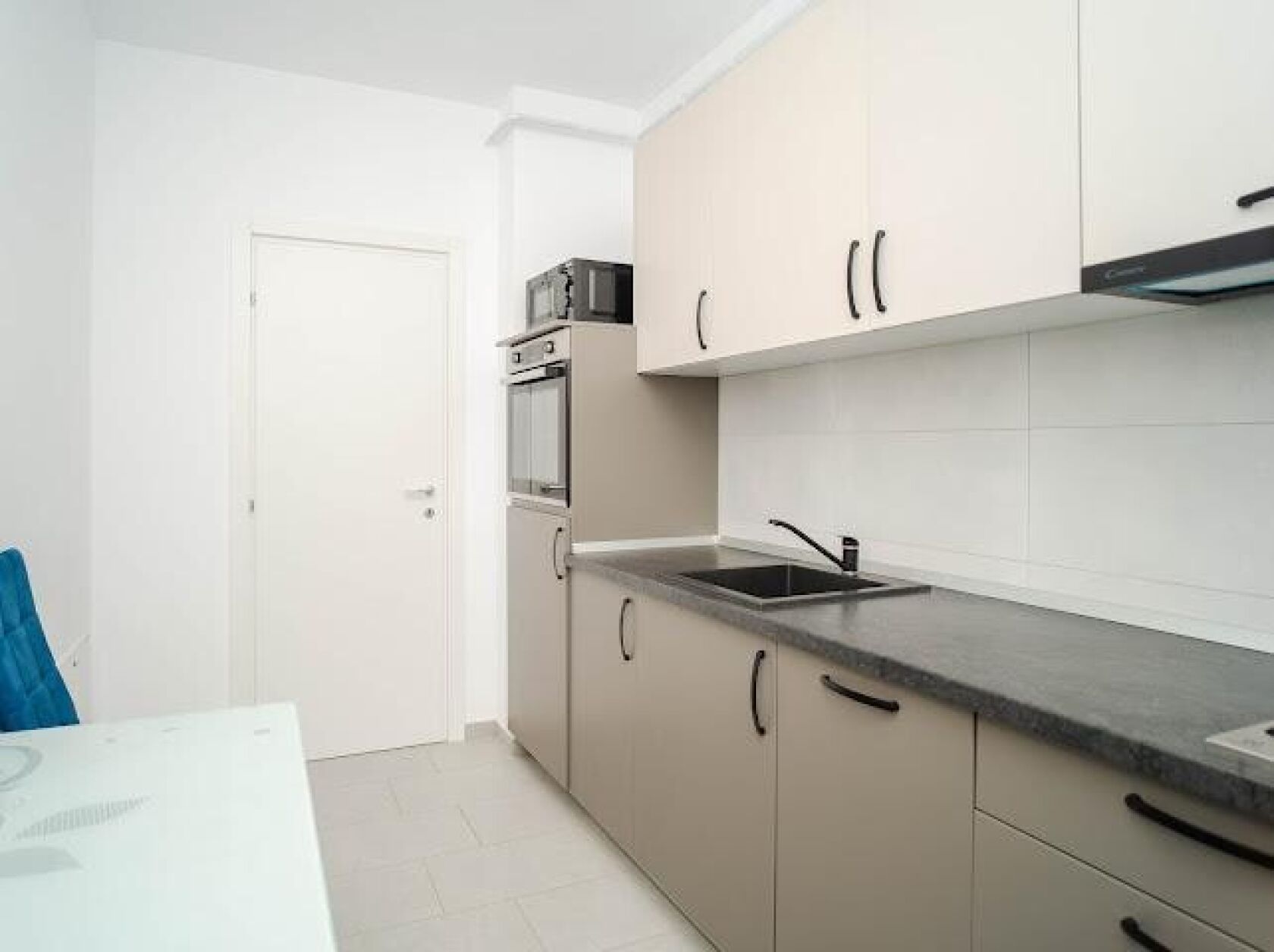 PODU ROS, APARTAMENT CU O CAMERA DECOMANDAT, MUTARE IMEDIATA — fotografia 3