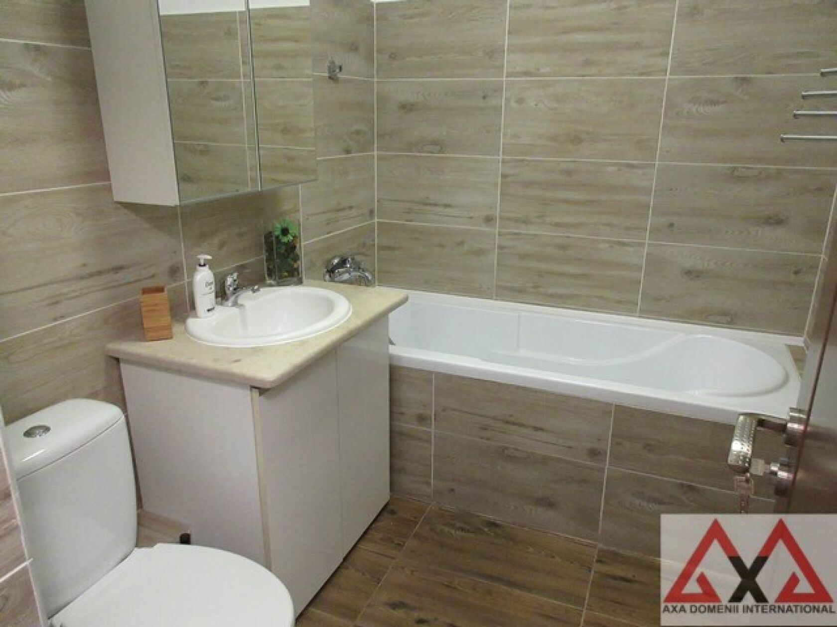 Inchiriere apartament 2 camere Aviatiei - etaj 1 - mobilat si utilat — fotografia 3