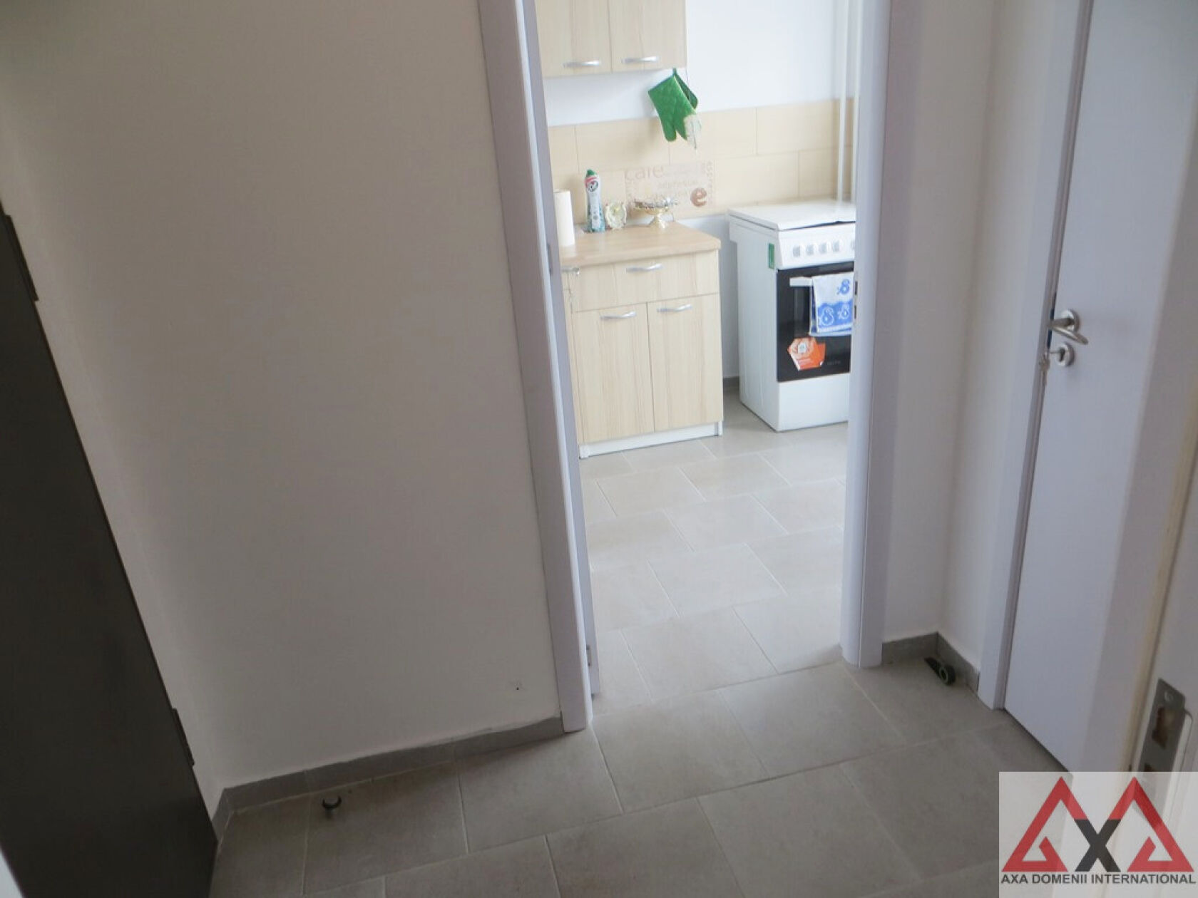 Inchiriere 2 camere Calea Grivitei - renovat - mobilare la cerere — fotografia 3