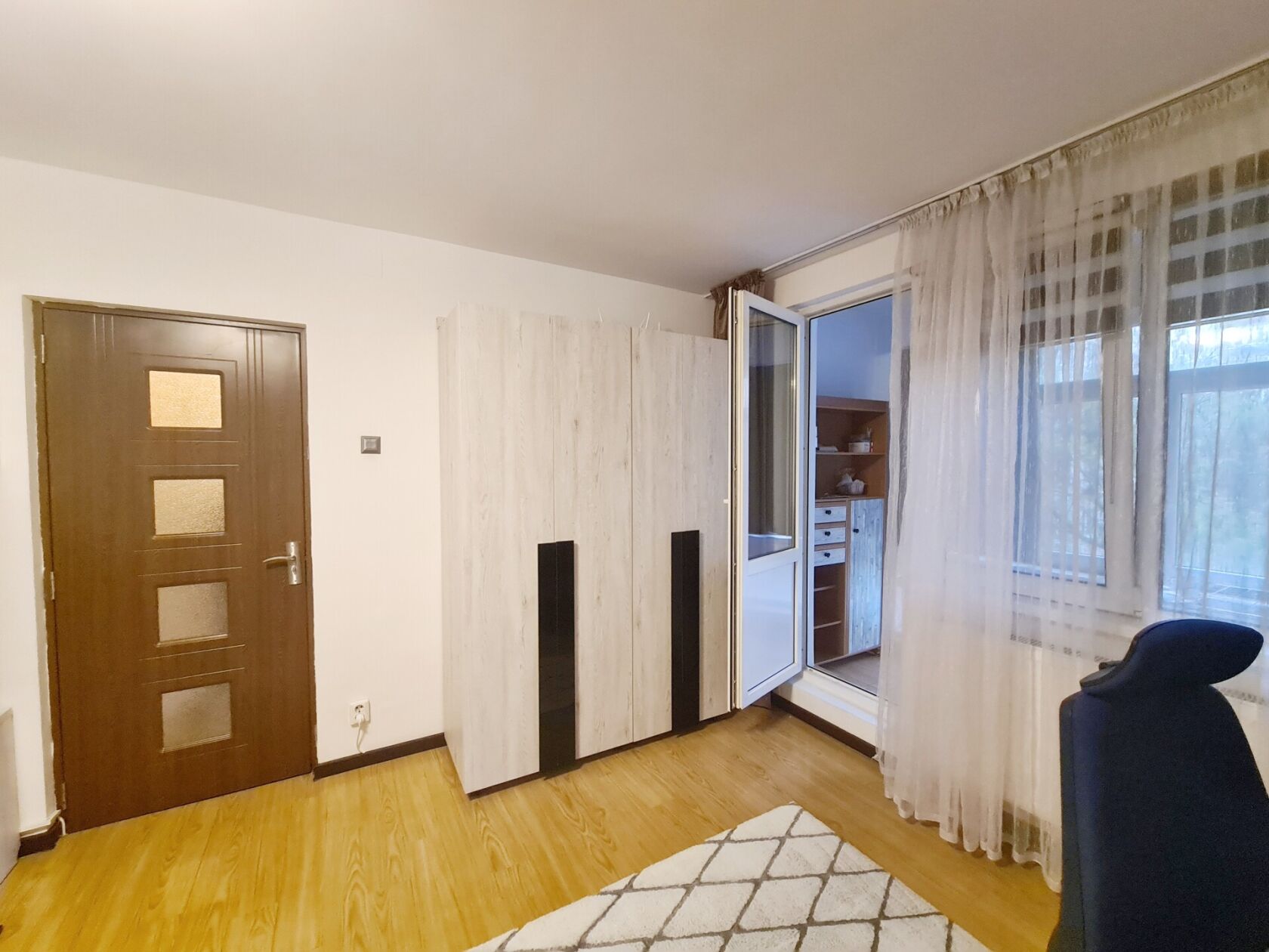 INCHIRIERE 2 CAMERE - STR. BARSANESTI 3 — fotografia 3
