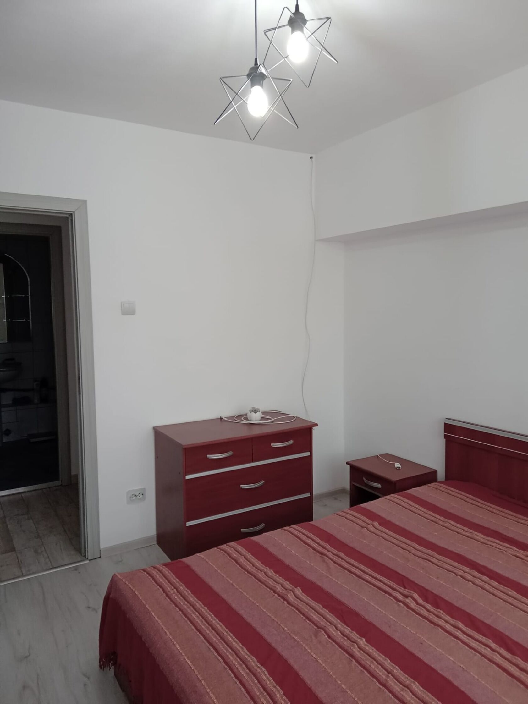 Dristor - Ramnicu Sarat, metrou, bloc reabilitat, inchiriere-2 camere — fotografia 3