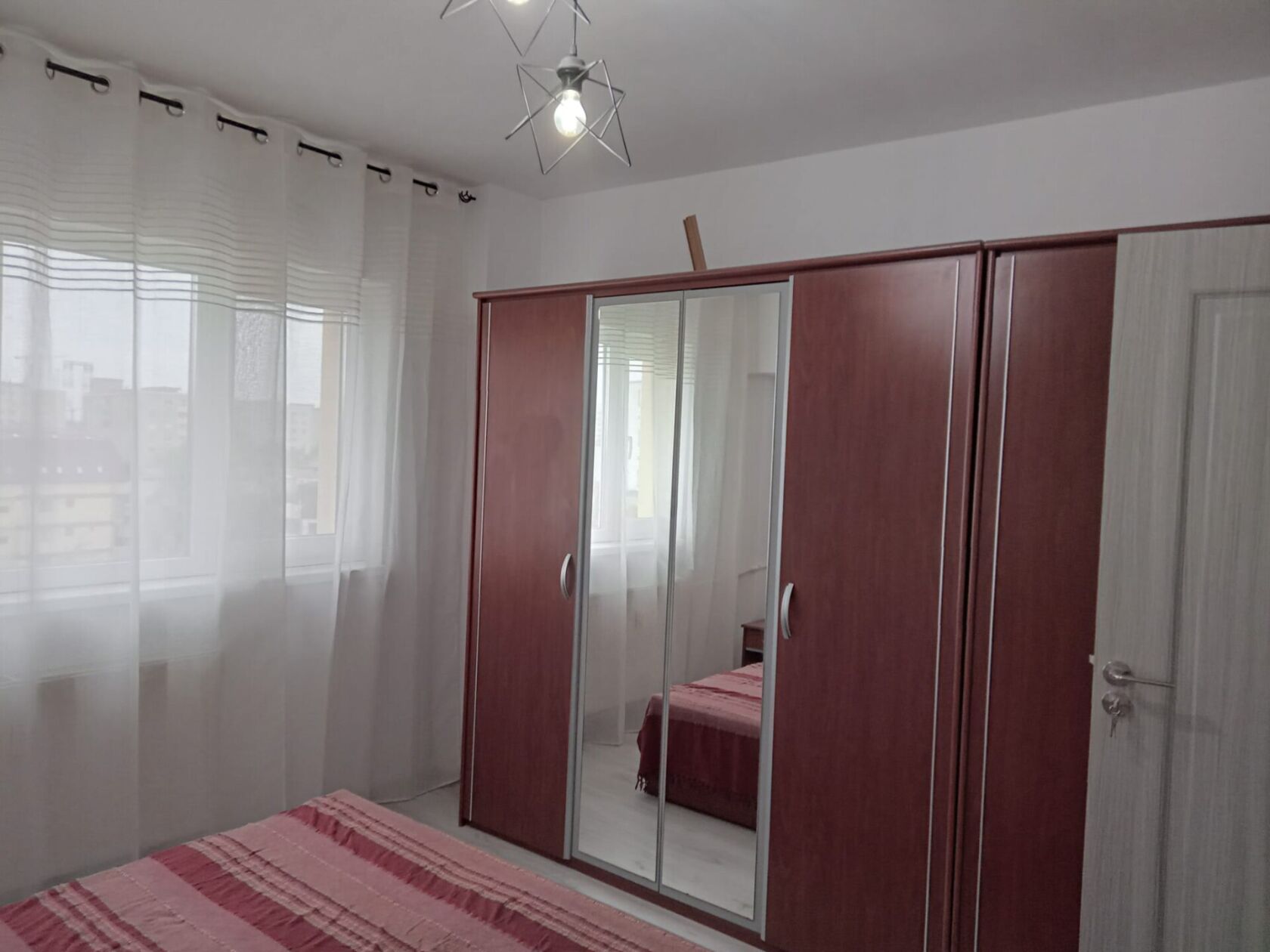 Dristor - Ramnicu Sarat, metrou, bloc reabilitat, inchiriere-2 camere — fotografia 1