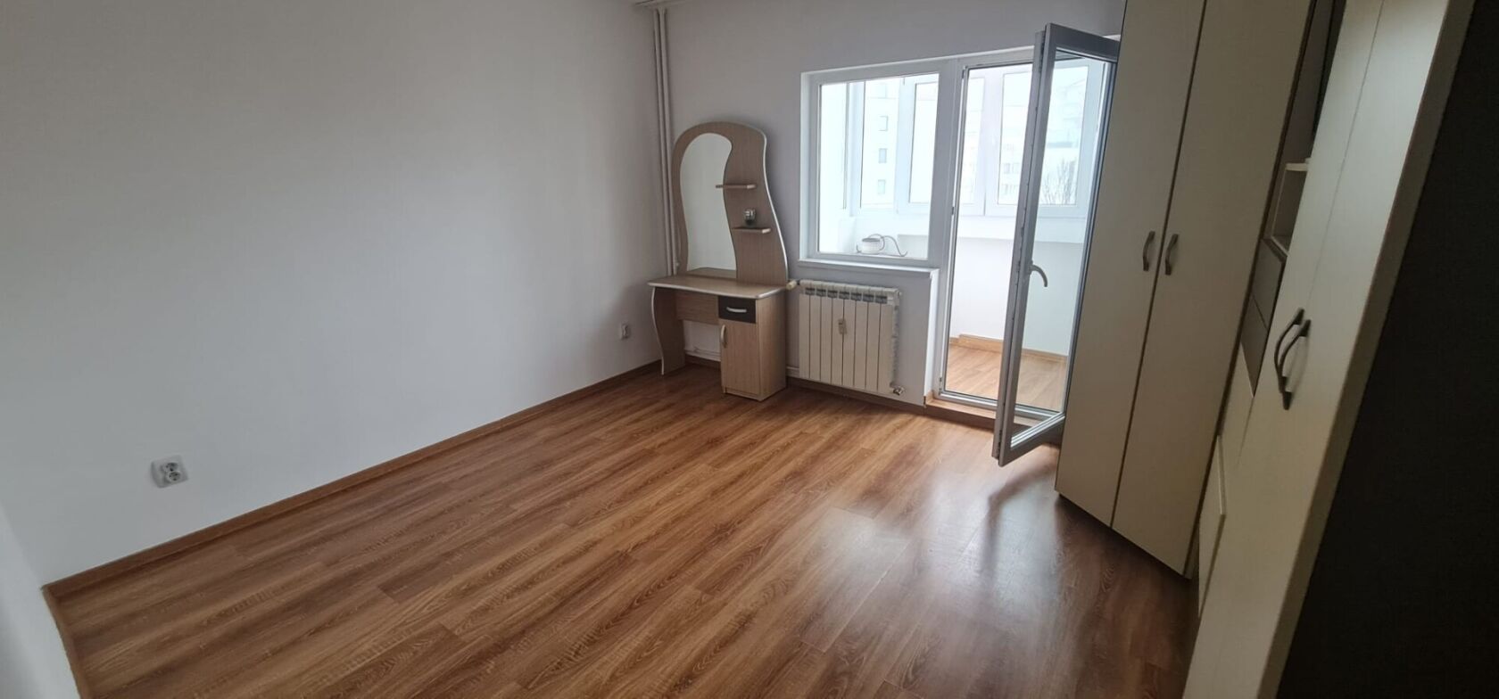 Decebal Piata Muncii Apartament spatios 3 camere, parcari 2 locuri — fotografia 3