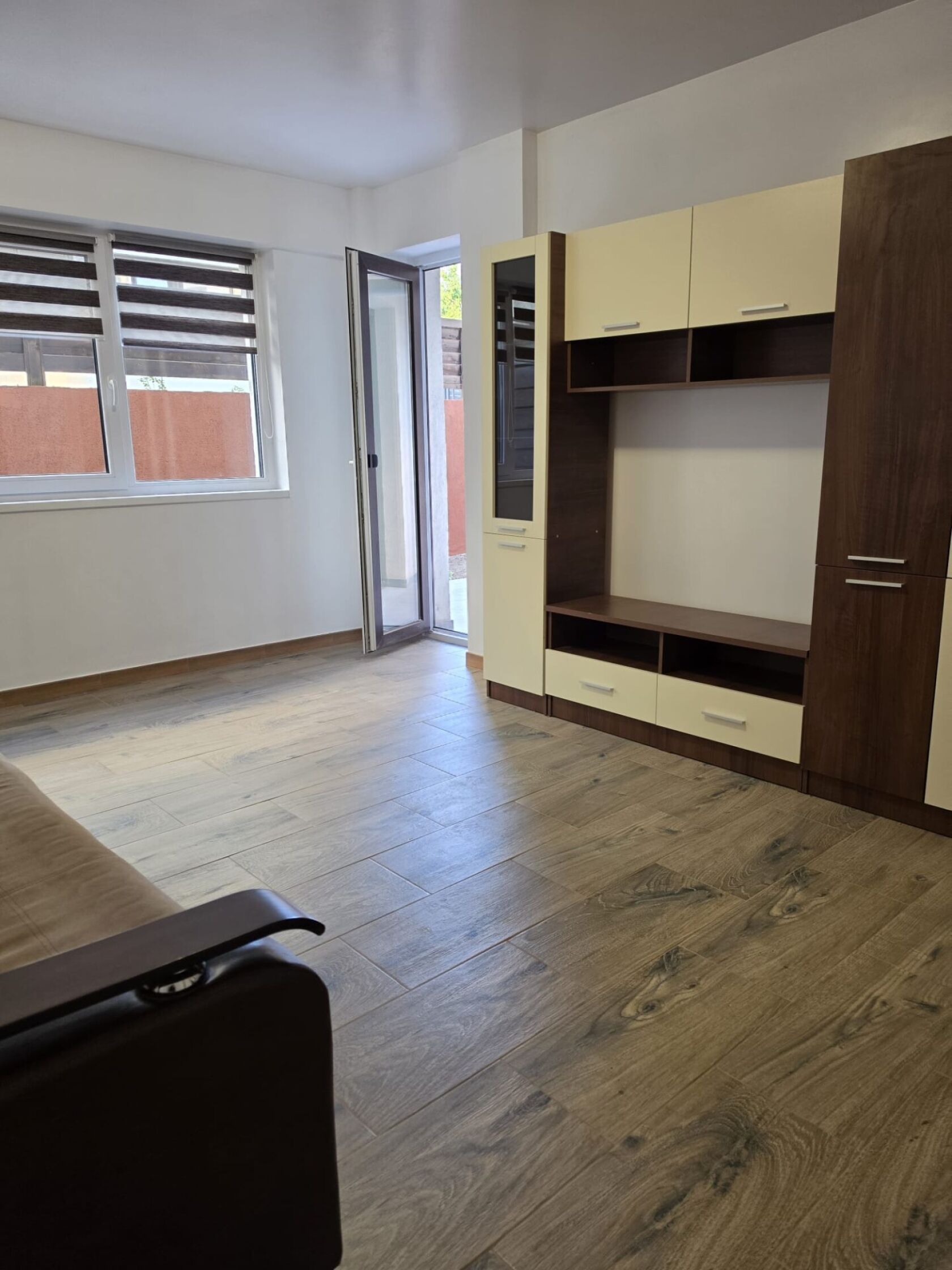 Nicolina-Cug apartament de inchiriat 2 camere +terasa — fotografia 1