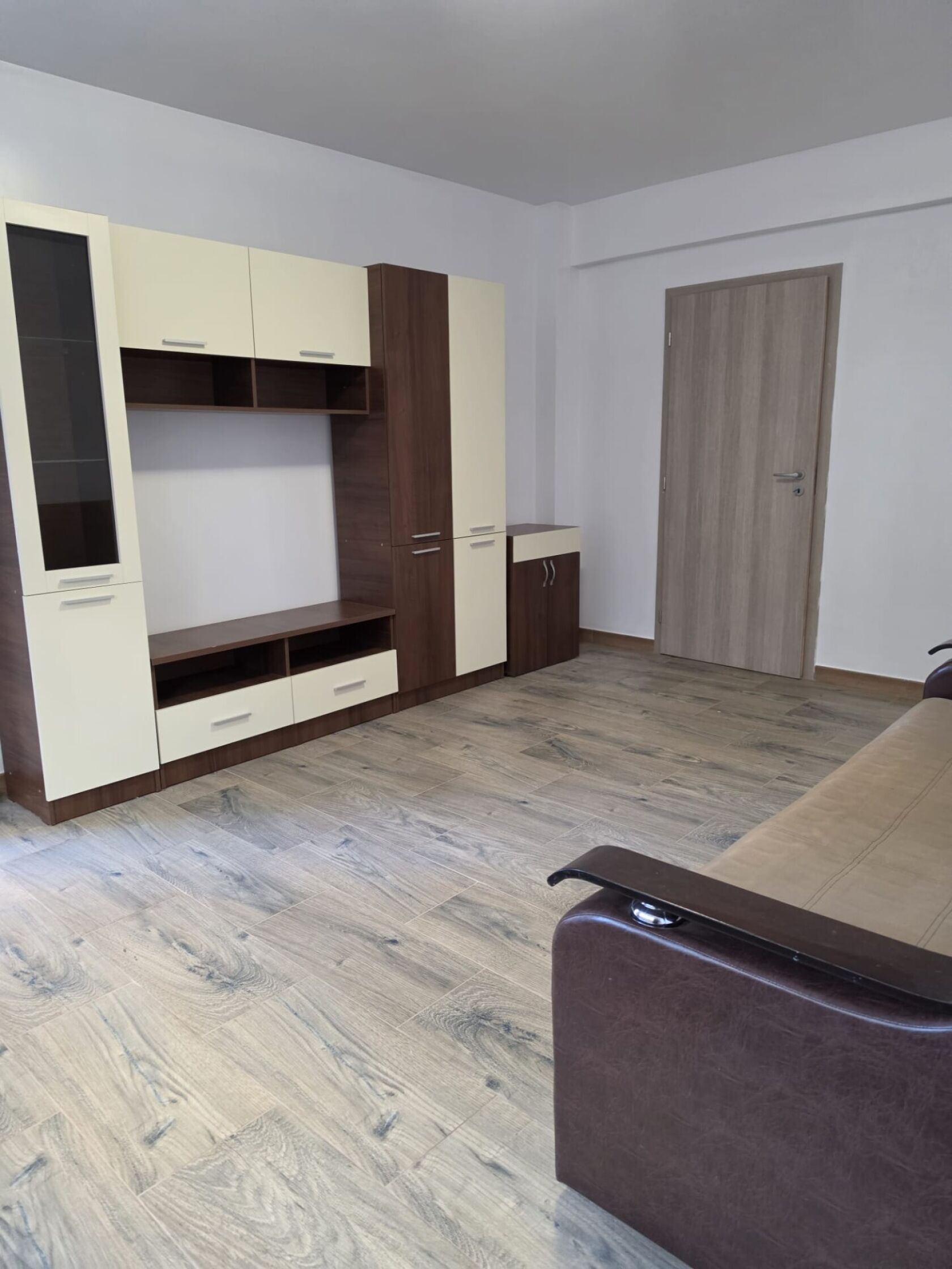 Nicolina-Cug apartament de inchiriat 2 camere +terasa — fotografia 3