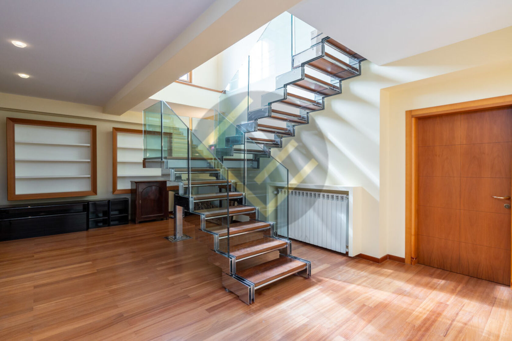 DOROBANTI - Zambaccian - Televiziune - Inchiriere PENTHOUSE — fotografia 1