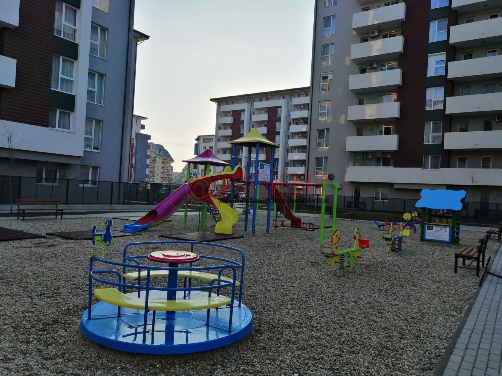 2 camere decomandat si loc parcare - Metrou Berceni — fotografia 3