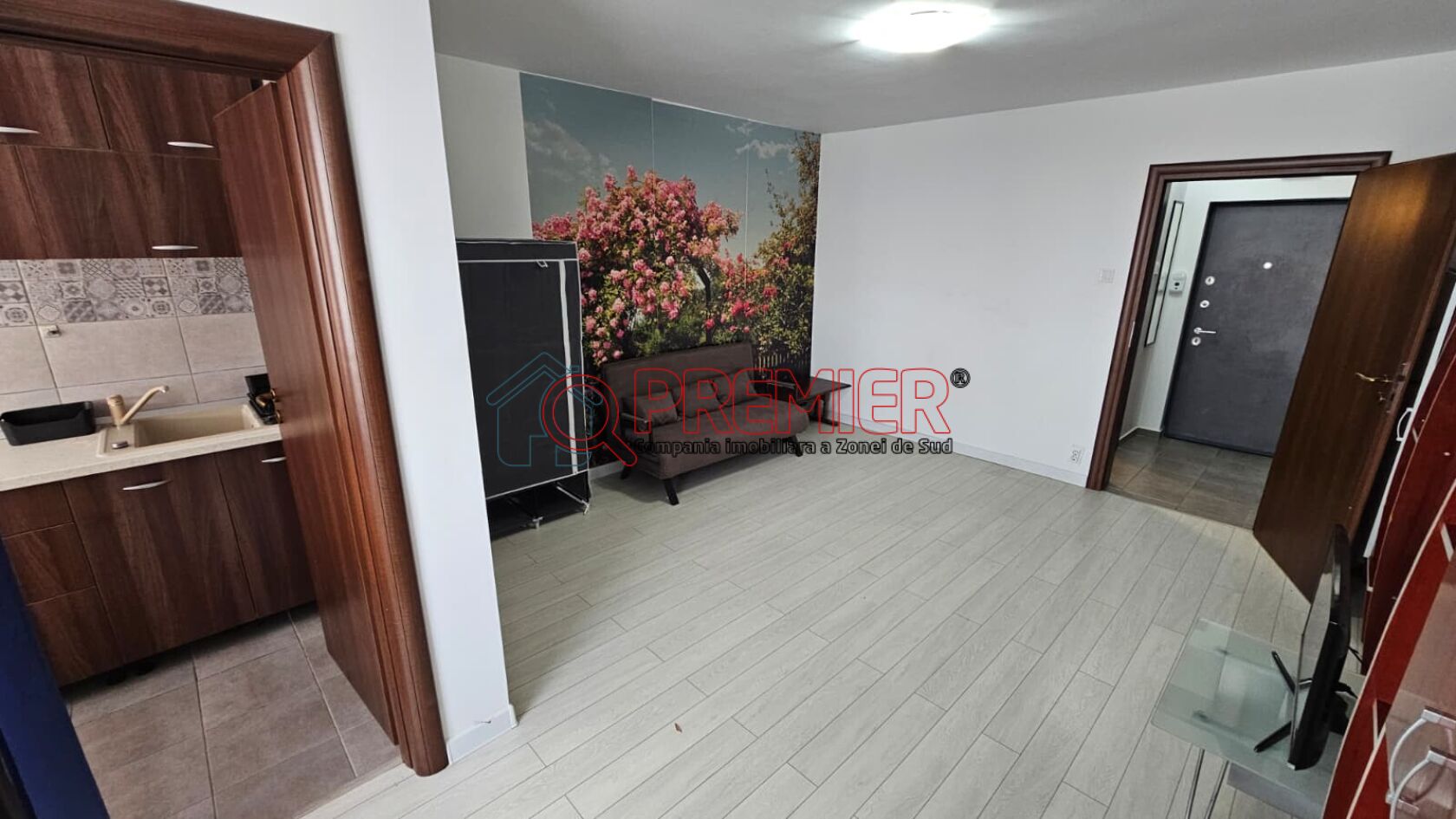 Garsoniera renovata - Metrou Aparatori - Turnu Magurele — fotografia 1