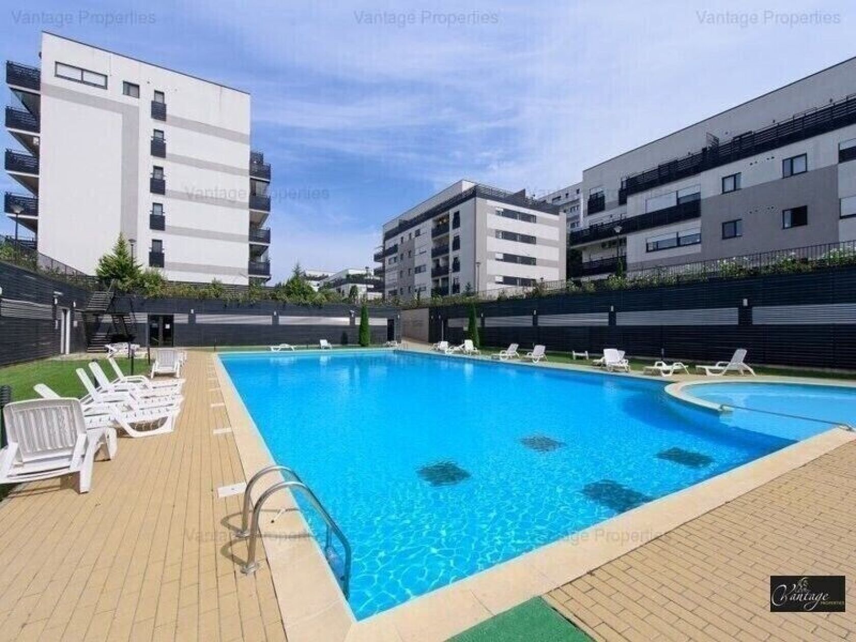 3-room apartment, natura residence with swimming pool, baneasa — fotografia 1