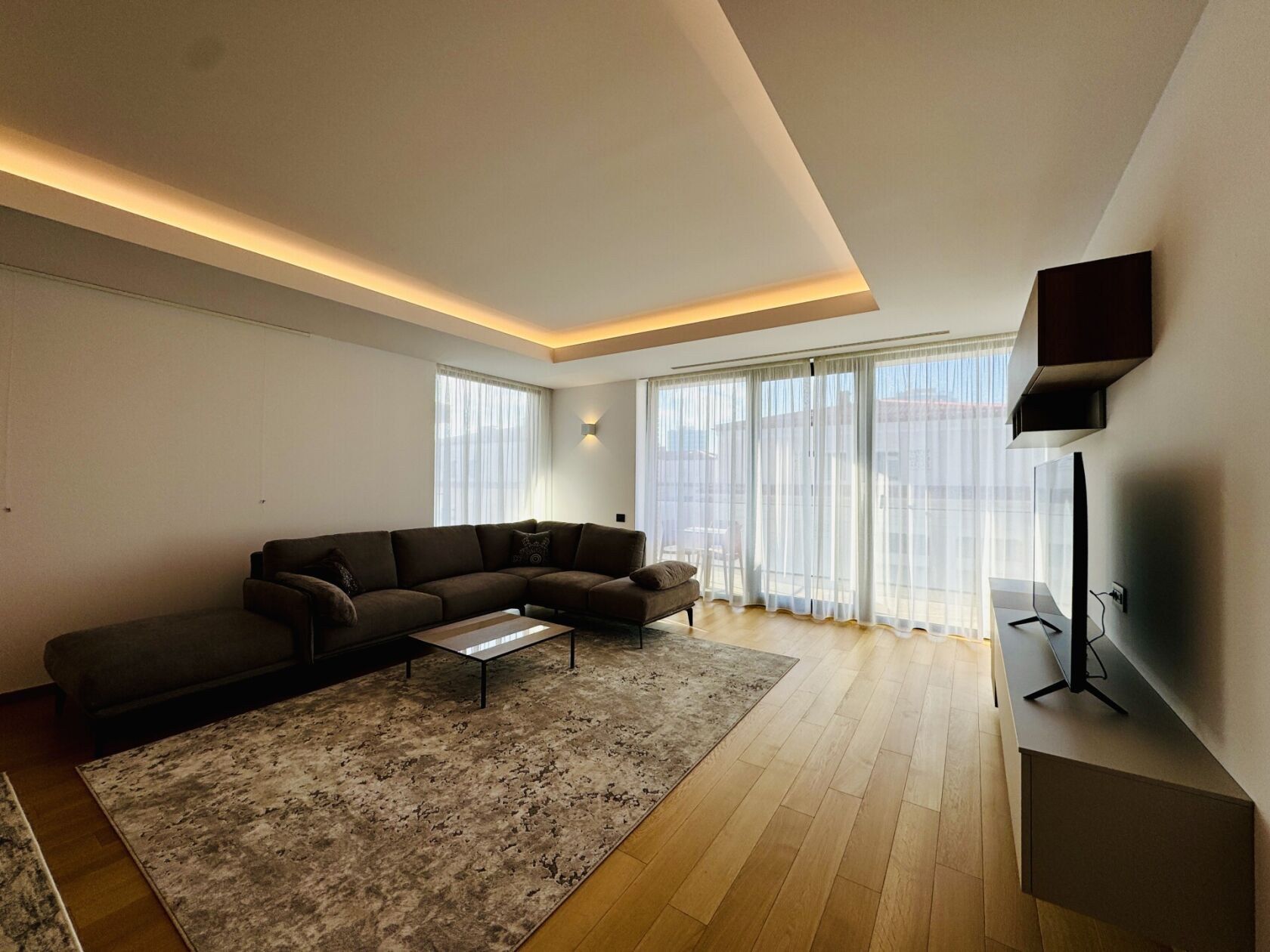 luxury 4-room apartment with terrace, new building, primaverii area — fotografia 3