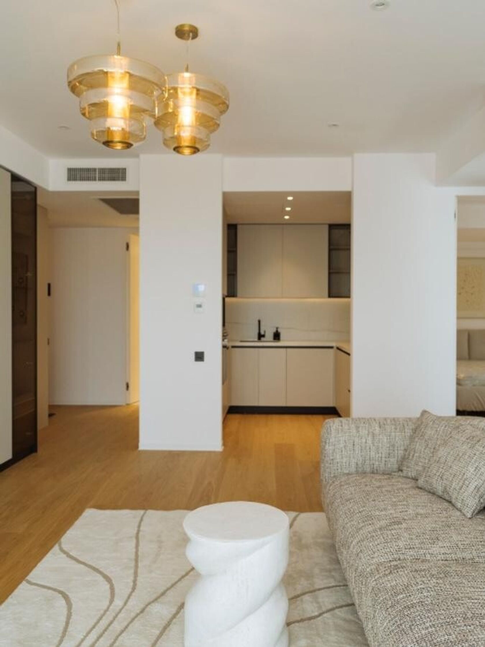 3-room apartment, one floreasca towers, amazing view — fotografia 3