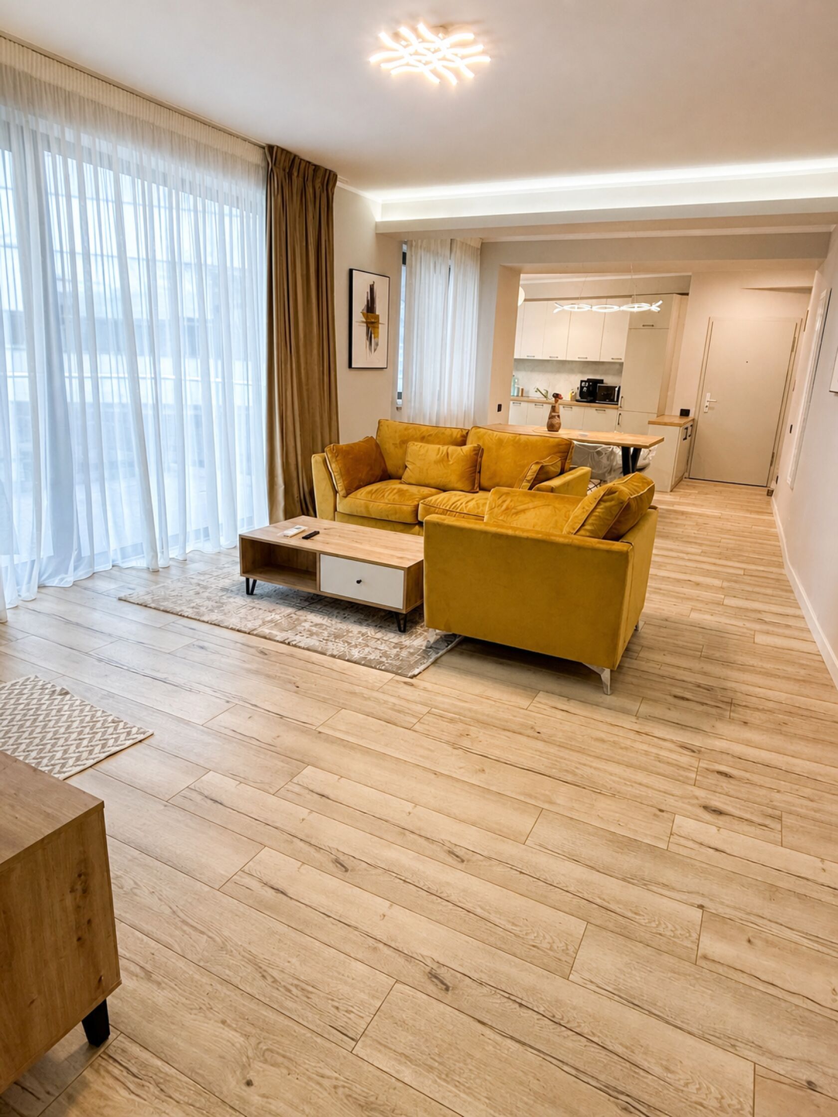 apartament 3 camere | terasa si loc parcare | piata romana — fotografia 1