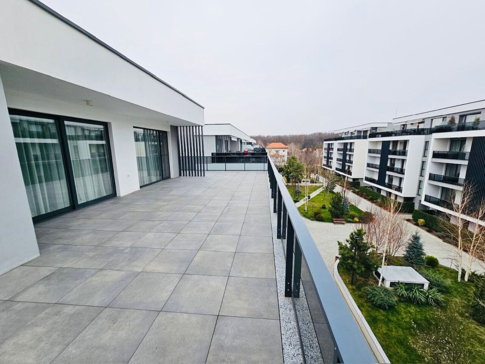 penthouse 4 camere, residence5, parcare subterana, curte interioara, paza — fotografia 1
