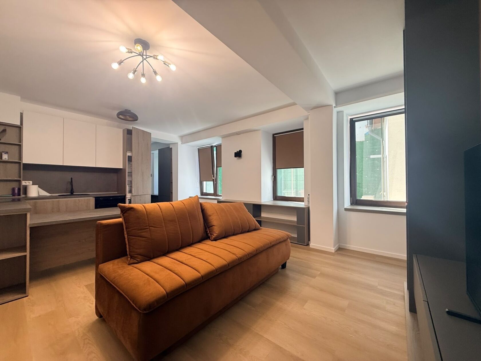 apartament 2 camere | parter de vila | zona piata victoriei — fotografia 1