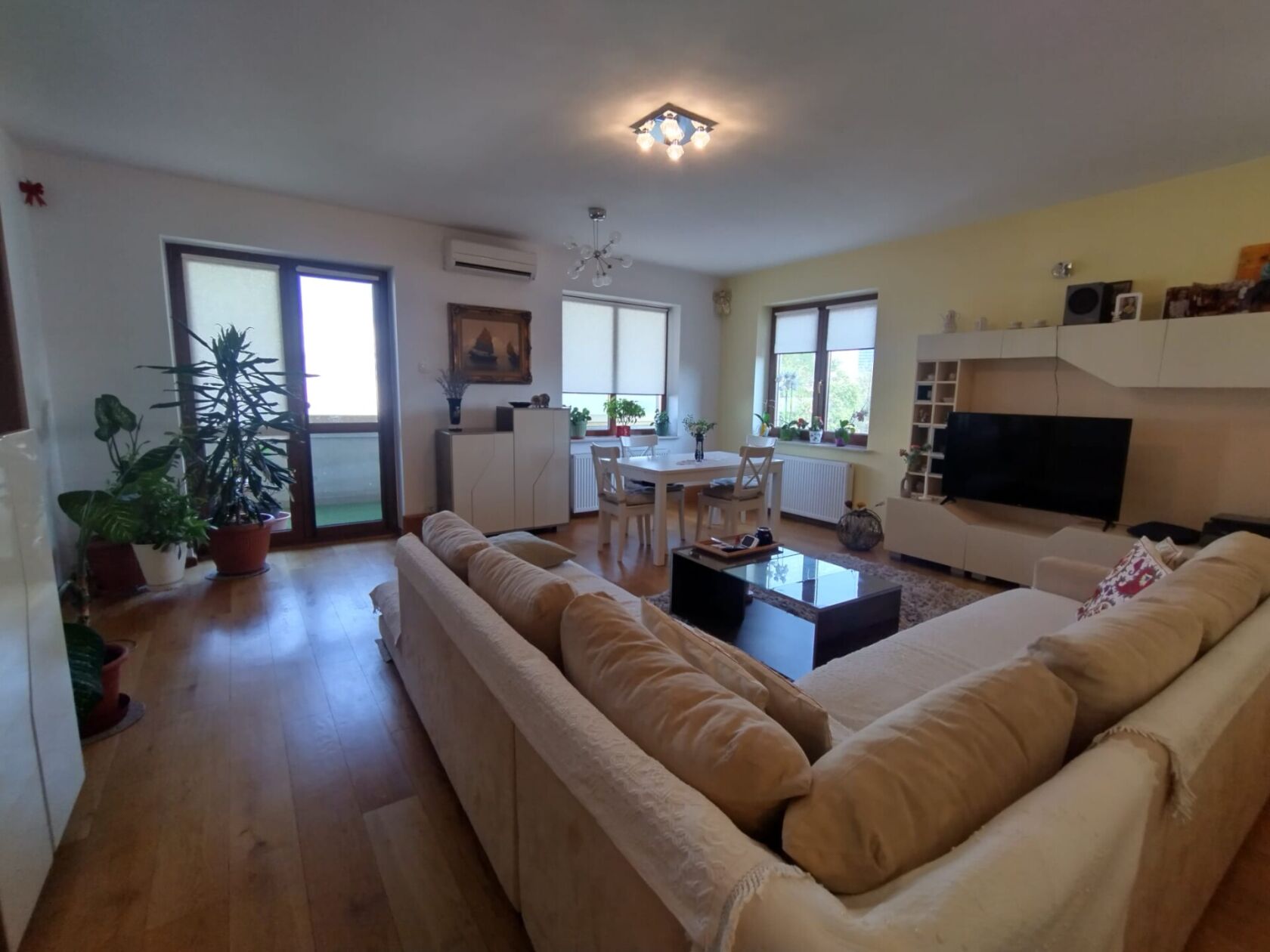 apartament 4 camere | loc de parcare si boxa | zona aviatiei — fotografia 1
