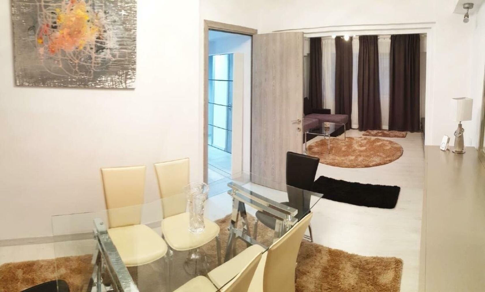 apartament 4 camere, zona piata romana — fotografia 3