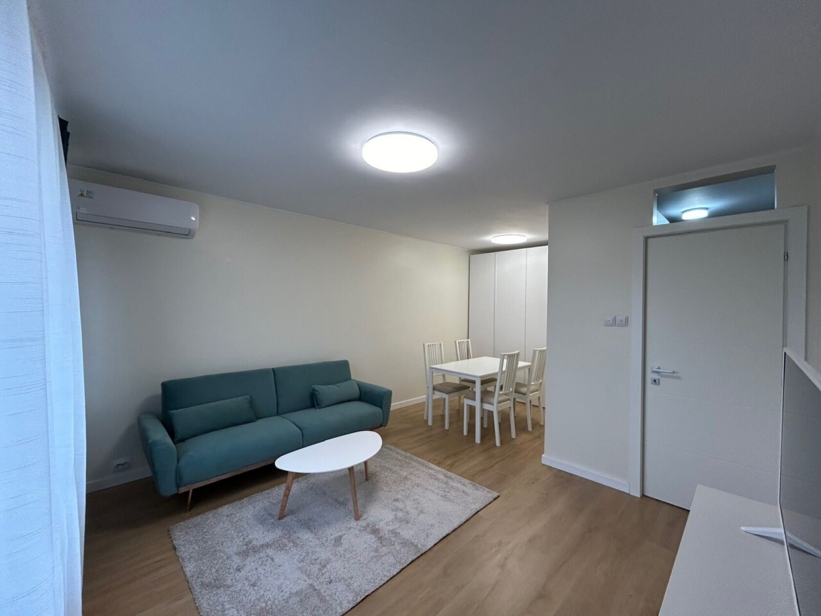 2-room apartment | view sala palatului park | subway piata romana — fotografia 1