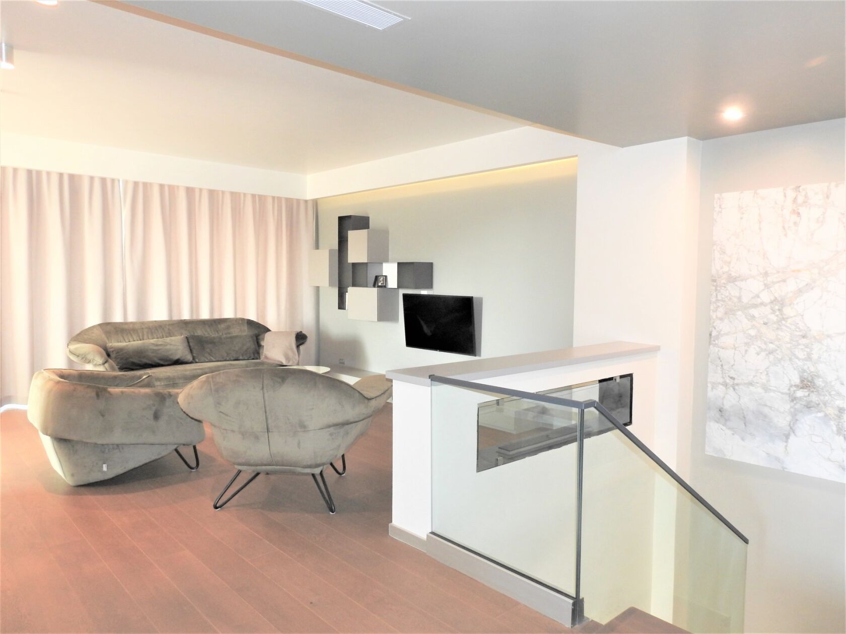 4-room apartment | with terrace | access to the forest | iancu nicolae — fotografia 2