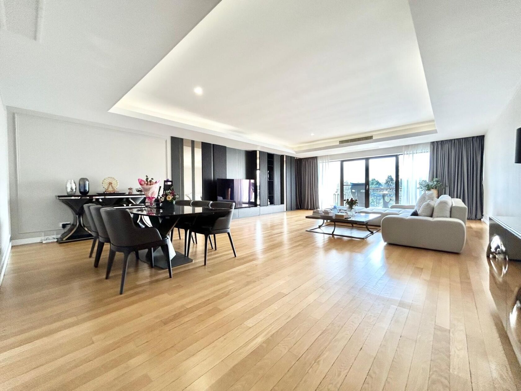 3-room apartment with direct view of herastrau park — fotografia 1