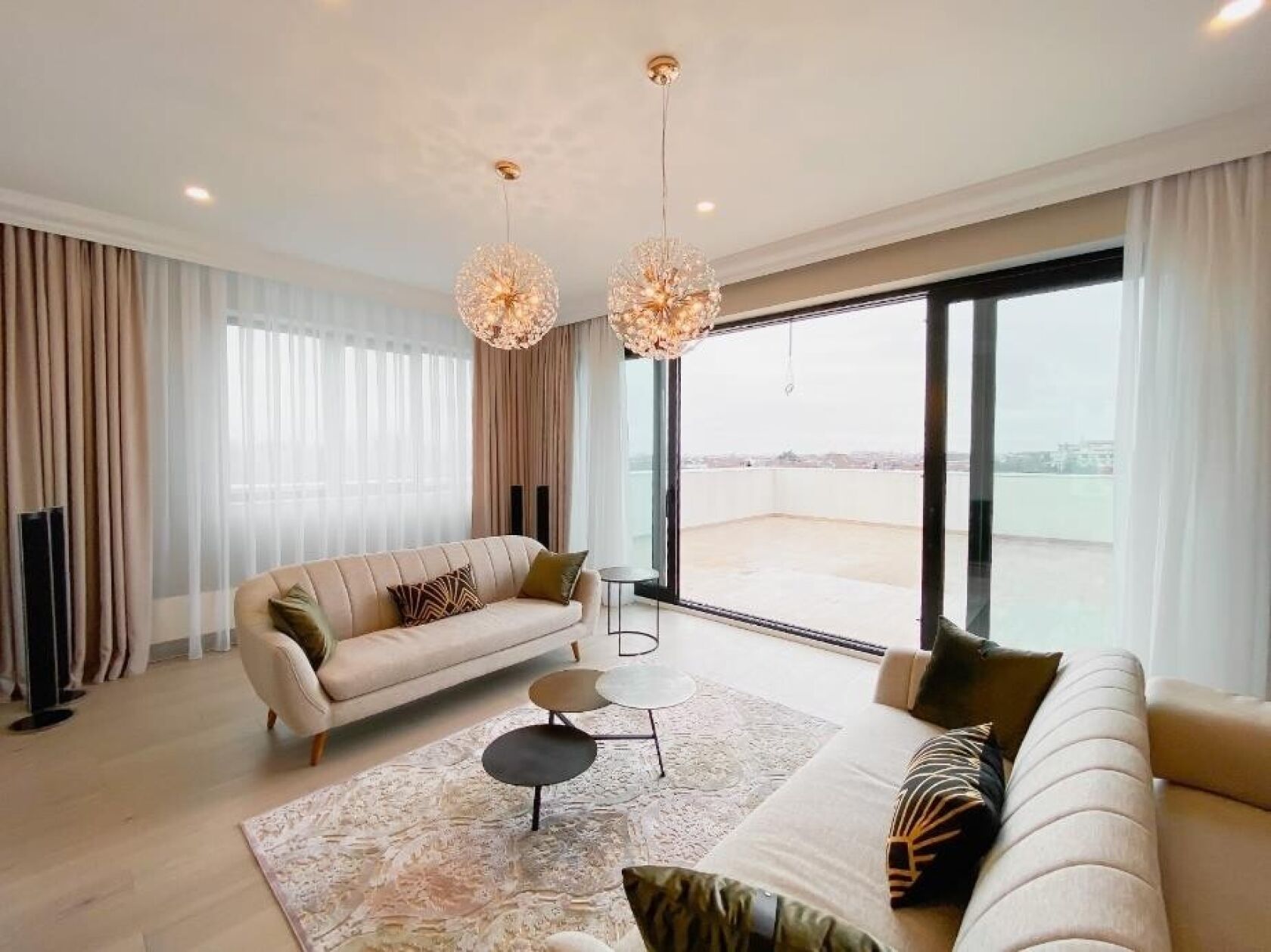 penthouse with panoramic terrace, swimming pool, iancu nicolae — fotografia 3