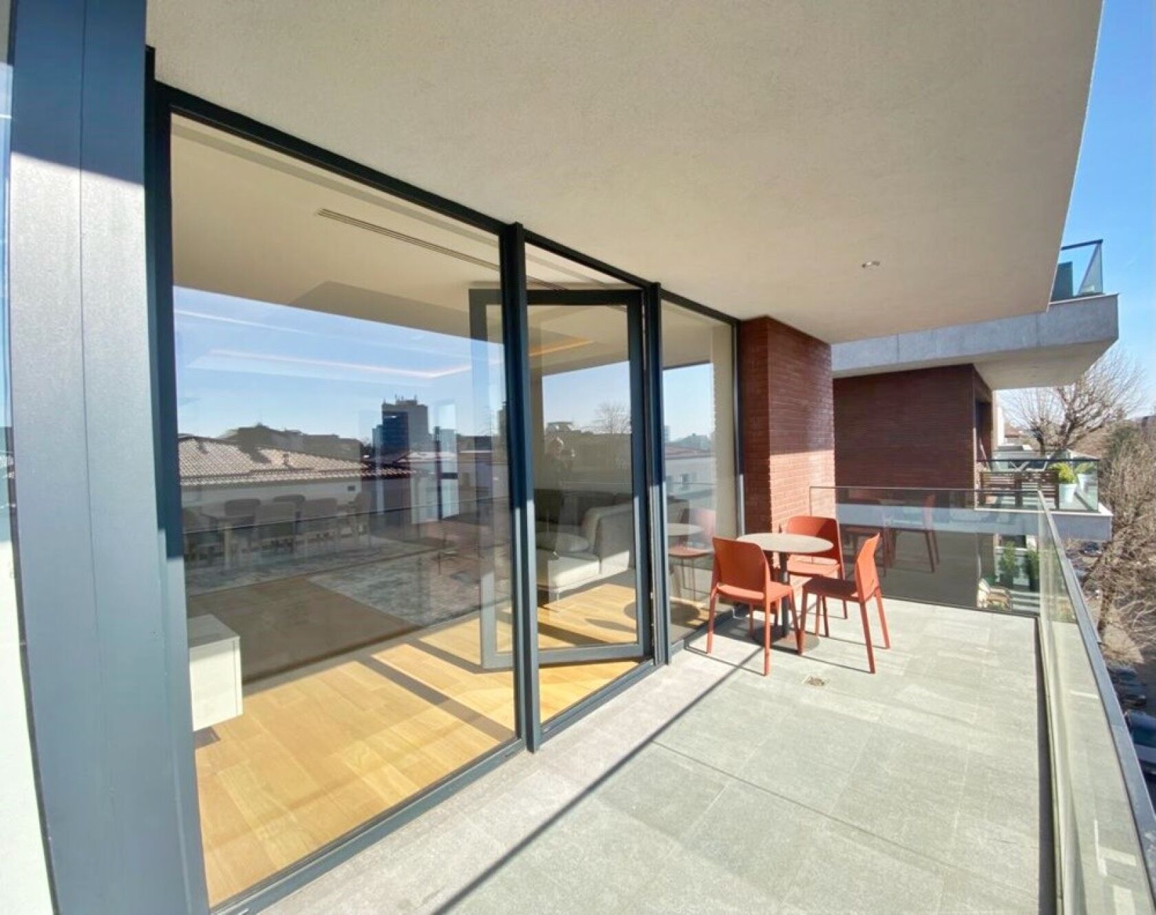 luxury 4-room apartment with terrace, new building, primaverii area — fotografia 3
