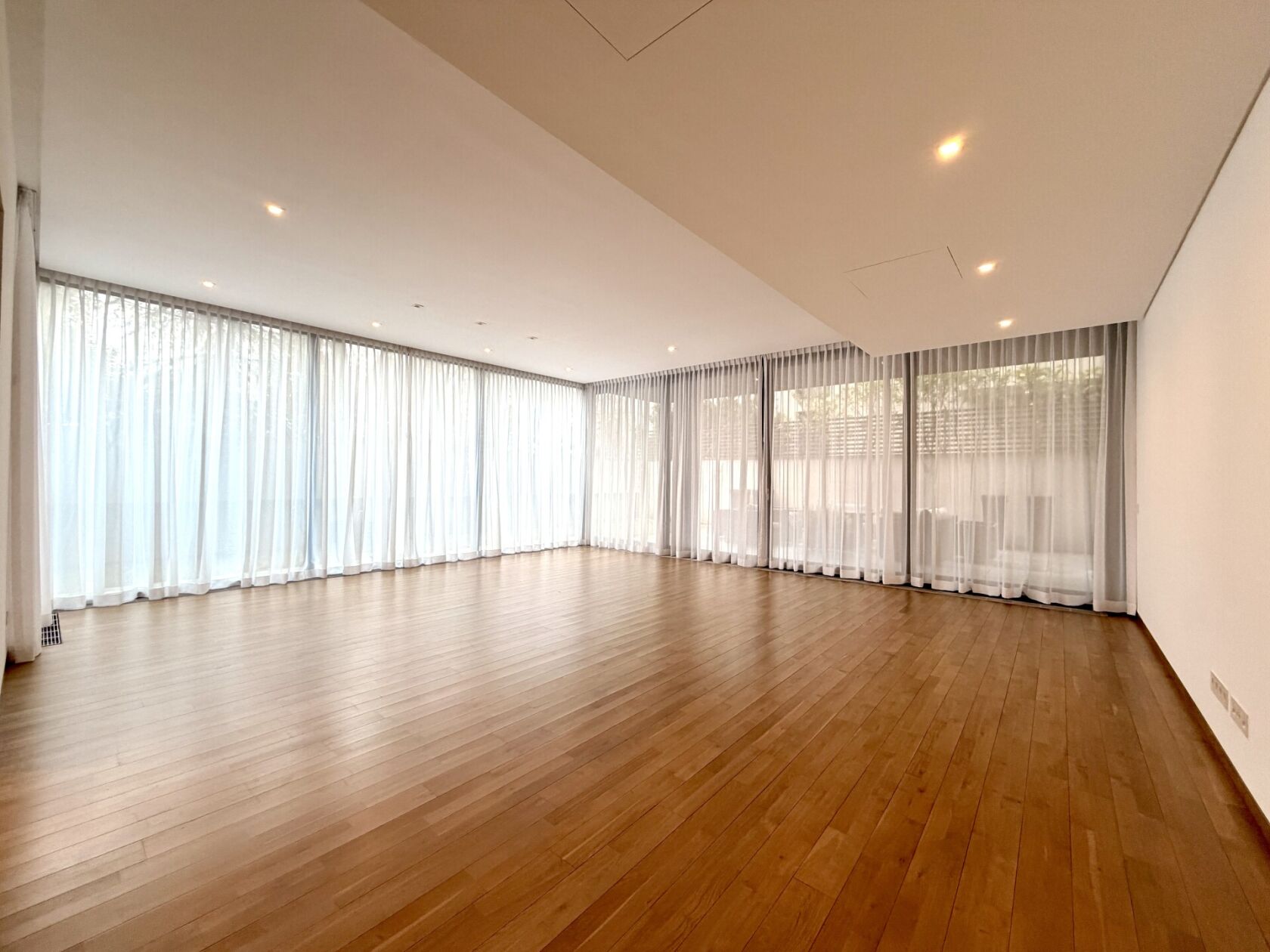 apartament 4 camere cu gradina | zona primaverii — fotografia 3